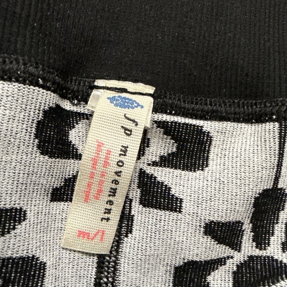 Free People Movement Women's Myoko Jacquard Base Leggings Size M/L - Picture 4 of 8